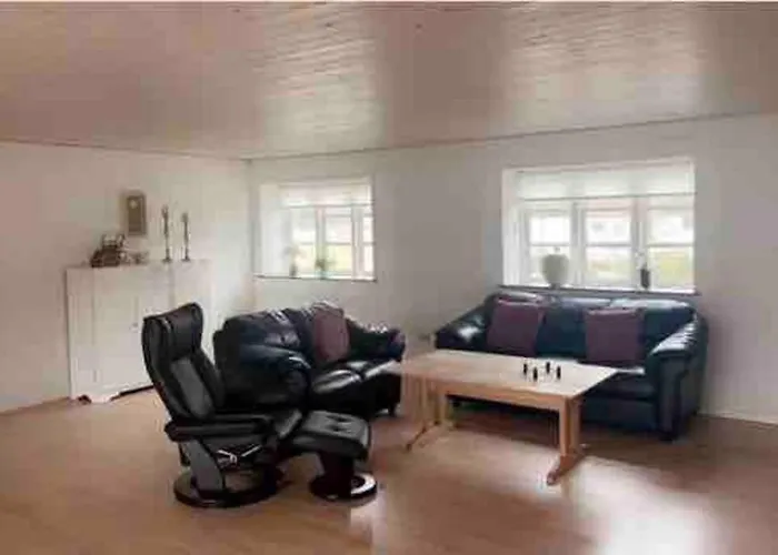 Nyaraló Dejligt Stort Hus Med Ålbæk